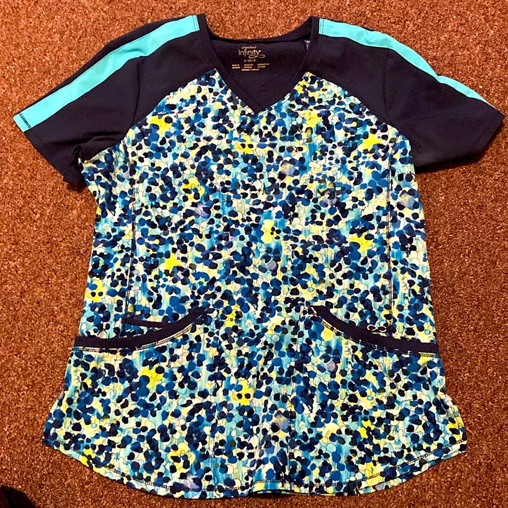 Cherokee Infinity scrub top